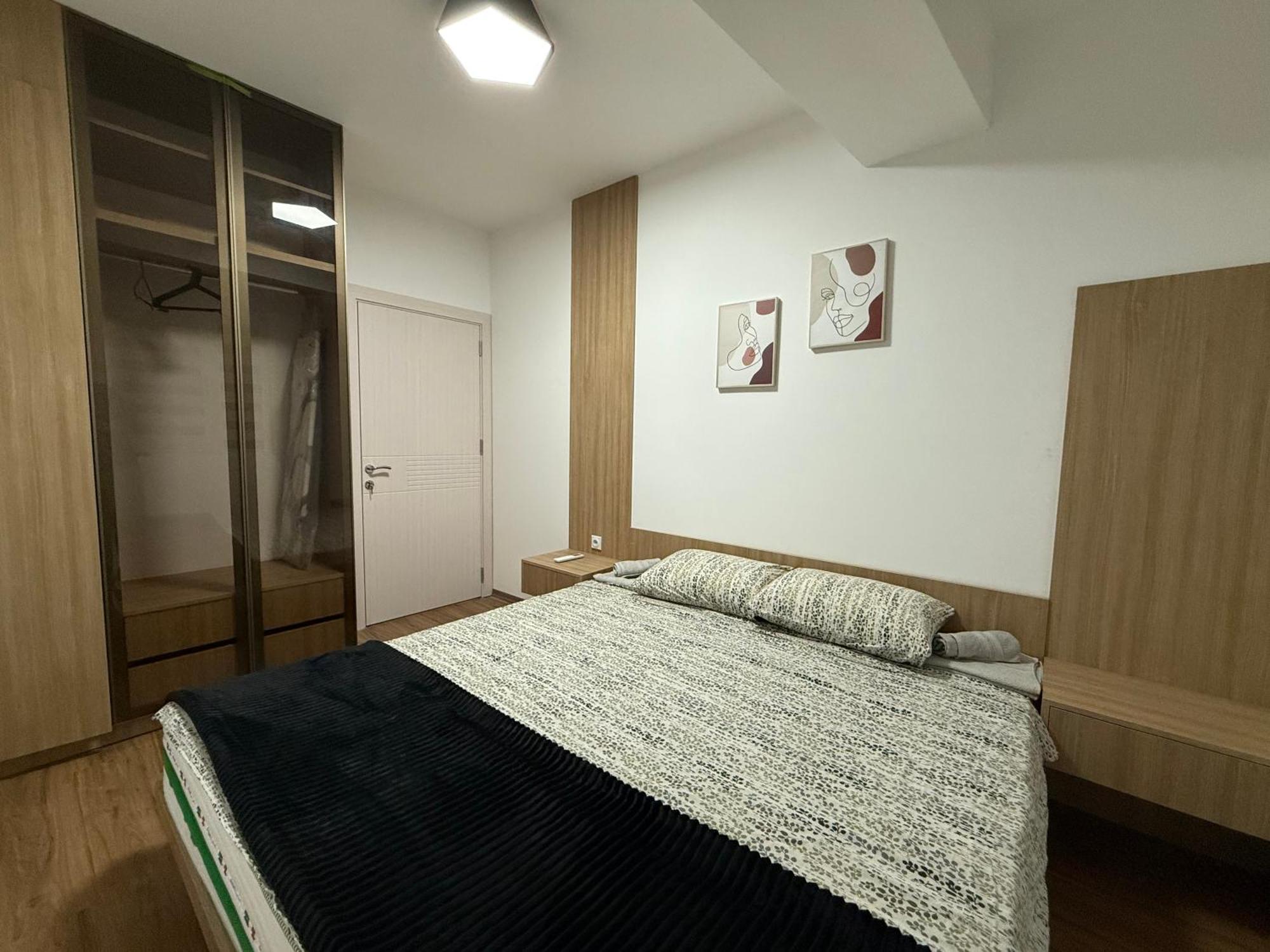 Premium & Free Private Parking Apartment *